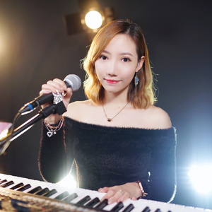 裸吊自慰喷浓精Gay
